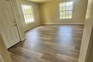401 Walnut, Yoakum, TX 77954 - Photo 2
