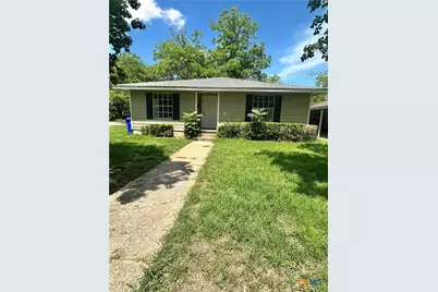 401 Walnut, Yoakum, TX 77954 - Photo 1