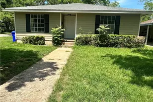 401 Walnut, Yoakum, TX 77954 - Photo 1