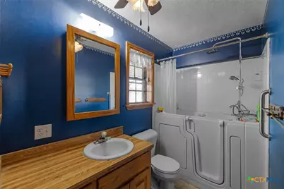 13644 Hwy 87 N, Nursery, TX 77976 - Photo 20
