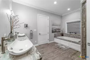 104 Trinity St, Yoakum, TX 77995 - Photo 22
