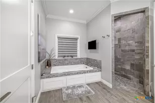 104 Trinity St, Yoakum, TX 77995 - Photo 24