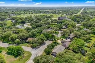 104 Trinity St, Yoakum, TX 77995 - Photo 44
