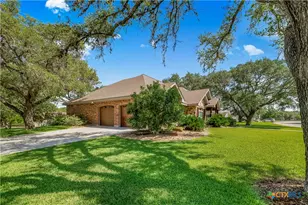 104 Trinity St, Yoakum, TX 77995 - Photo 40