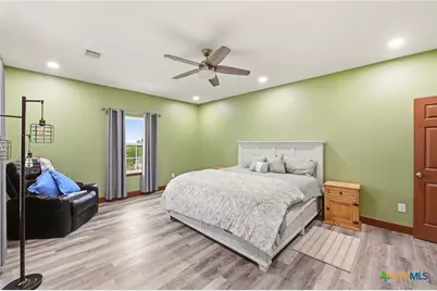 8293 Boenig Road, Seguin, TX 78155 - Photo 40
