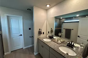 2700 La Mundial St, Seguin, TX 78155 - Photo 10