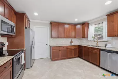1427 Bonnyview Dr, Canyon Lake, TX 78133 - Photo 12