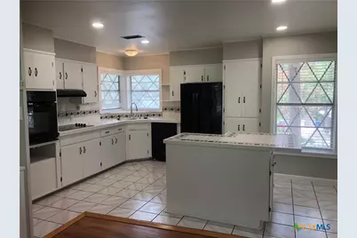 1175 Canyon Drive, New Braunfels, TX 78130 - Photo 10