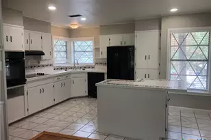 1175 Canyon Dr, New Braunfels, TX 78130 - Photo 10
