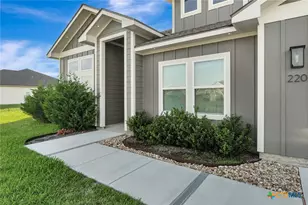 220 Whitetail Ln, Victoria, TX 77905 - Photo 2