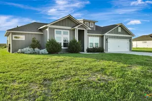 220 Whitetail Ln, Victoria, TX 77905 - Photo 1