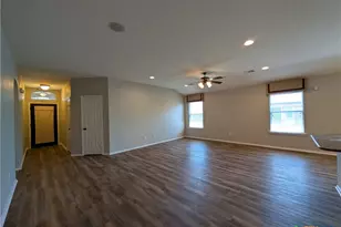2937 Post Oak Cir, New Braunfels, TX 78130 - Photo 6
