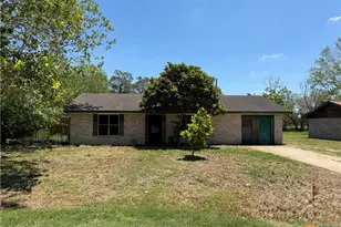 1195 Gay Meadow Ln, Goliad, TX 77963 - Photo 1