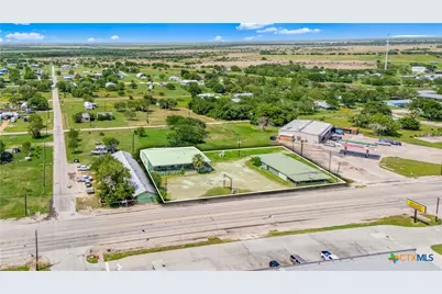 314 & 304 W Broadway Avenue, Seadrift, TX 77983 - Photo 2
