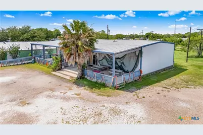 314 & 304 W Broadway Avenue, Seadrift, TX 77983 - Photo 22