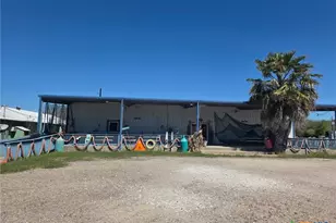 314 & 304 W Broadway Ave, Seadrift, TX 77983 - Photo 1