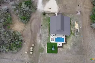 1370 E Ward St, Goliad, TX 77963 - Photo 2