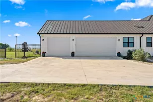 251 Willow Moon Ranch Rd, Crawford, TX 76638 - Photo 4