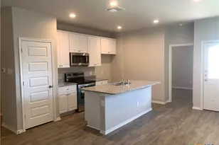 1137 Gracie Wy, New Braunfels, TX 78130 - Photo 4