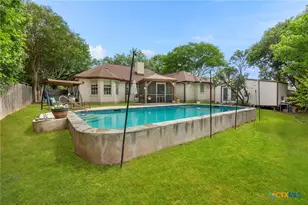 920 Queens Dr, New Braunfels, TX 78130 - Photo 32