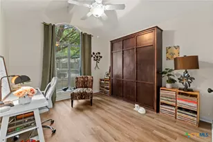 920 Queens Dr, New Braunfels, TX 78130 - Photo 18