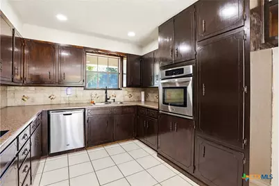 1350 Mary Preiss Drive, New Braunfels, TX 78132 - Photo 14