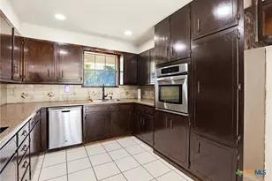 1350 Mary Preiss Dr, New Braunfels, TX 78132 - Photo 14