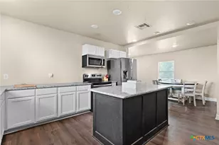 607 S Main St, Lampasas, TX 76550 - Photo 8