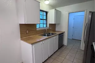 1301 N 10th St, Temple, TX 76501 - Photo 8