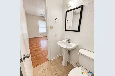 1301 N 10th Street, Temple, TX 76501 - Photo 8