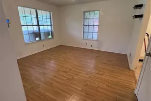 1301 N 10th St, Temple, TX 76501 - Photo 4
