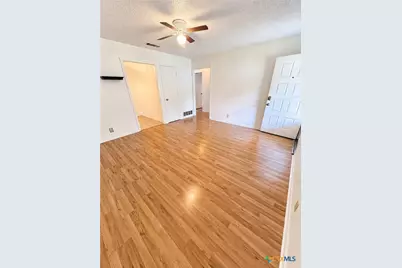 1301 N 10th Street, Temple, TX 76501 - Photo 4