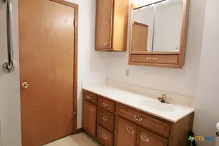 603 S Terry St, Cuero, TX 77954 - Photo 12