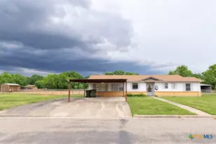 603 S Terry St, Cuero, TX 77954 - Photo 1