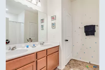 813 Foxtail Run, San Marcos, TX 78666 - Photo 16