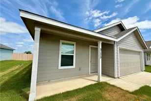 3175 Dispatch Dr, New Braunfels, TX 78130 - Photo 2