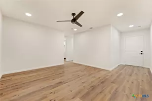317 Mill St, San Marcos, TX 78666 - Photo 12