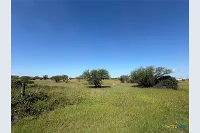 000 Madrone Lane, Victoria, TX 77904 - Photo 6
