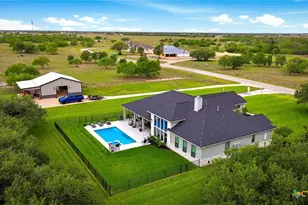 131 Wright Crk, Victoria, TX 77905 - Photo 2