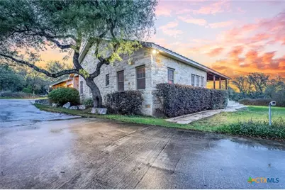 377 Buffalo Springs Road, New Braunfels, TX 78132 - Photo 2
