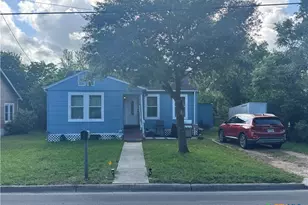 1117 Terrell St, Cuero, TX 77954 - Photo 2