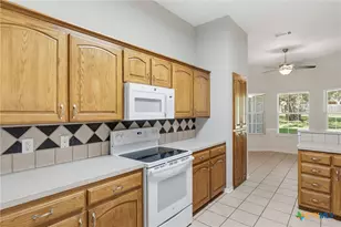 1909 Diamond Ridge Dr, Lampasas, TX 76550 - Photo 10