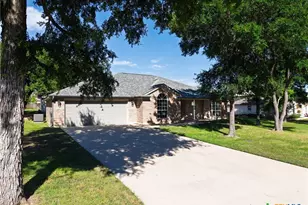 1909 Diamond Ridge Dr, Lampasas, TX 76550 - Photo 2
