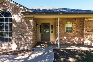 1909 Diamond Ridge Dr, Lampasas, TX 76550 - Photo 2