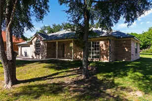 1909 Diamond Ridge Dr, Lampasas, TX 76550 - Photo 4