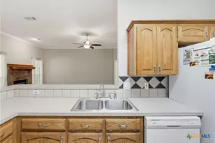 1909 Diamond Ridge Dr, Lampasas, TX 76550 - Photo 10
