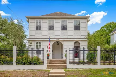 704 W Commercial Street, Victoria, TX 77901 - Photo 1