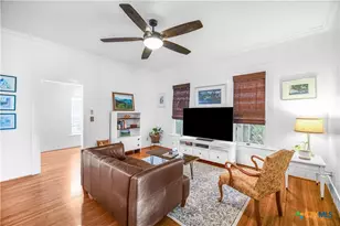 704 W Commercial St, Victoria, TX 77901 - Photo 4