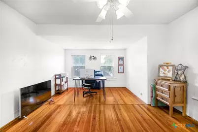 704 W Commercial Street, Victoria, TX 77901 - Photo 16