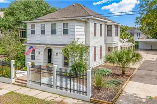 704 W Commercial St, Victoria, TX 77901 - Photo 2